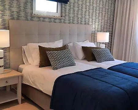 Villa Sleeps 6 Air Con Wifi
