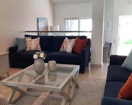 Sleeps 6 Air Con Wifi Villa *